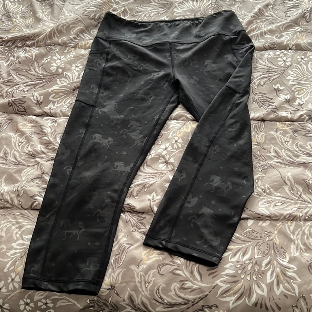 CVG capri leggings black with unicorns L